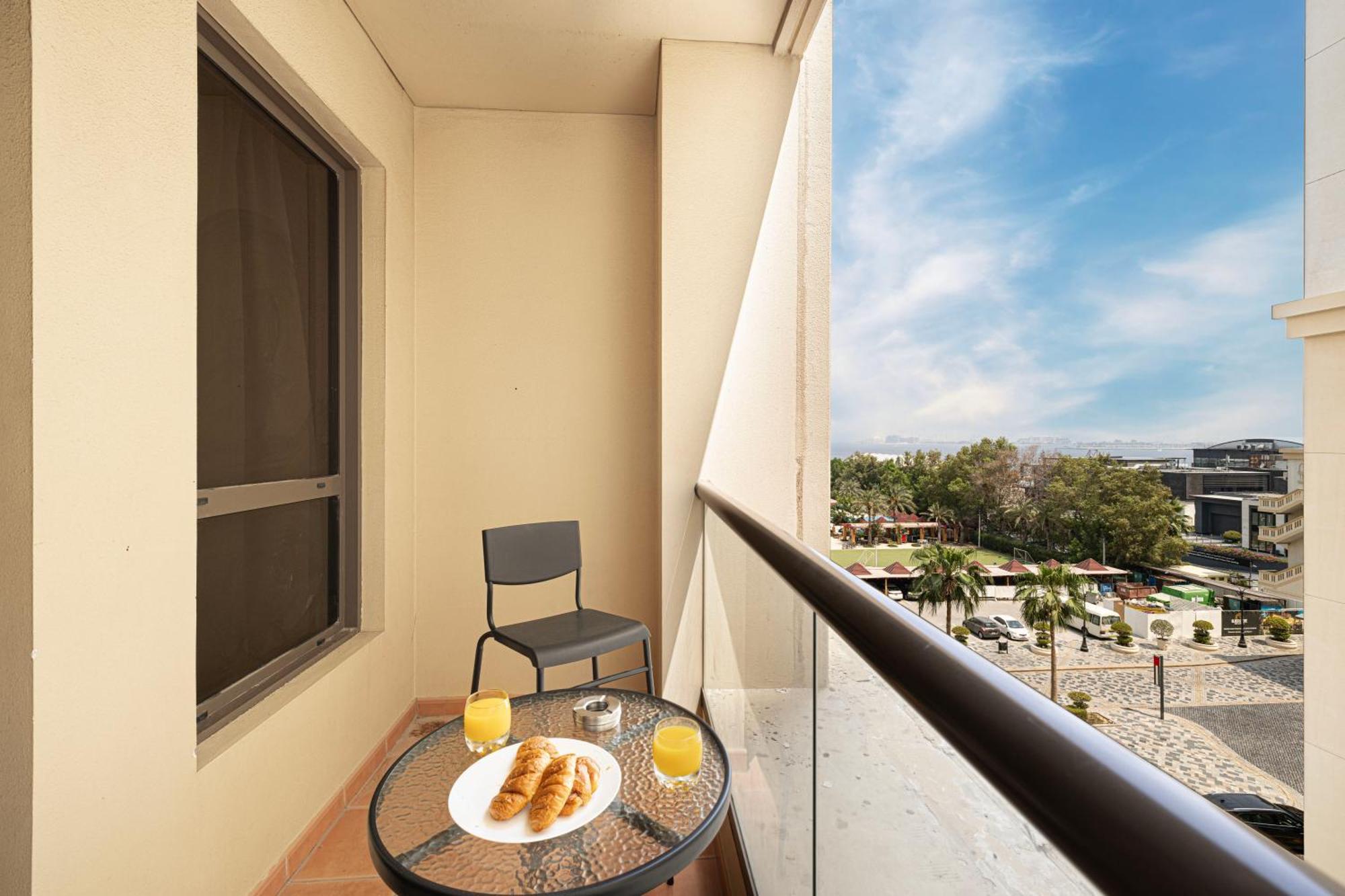 Moonlight Hostel Jbr - 2Min Walk To Jbr Beach - Gym - 2Min Metro Station - Poll Dubái Exterior foto